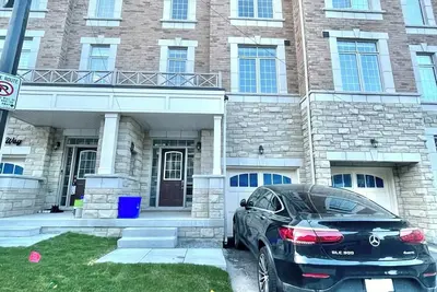Image de Spacious 4 Bedroom Markham Townhouse with 2 Ensuite and King Memory Bed