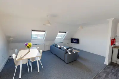 Image de K Suites - Modern 2 bed Apt w\/ Free parking