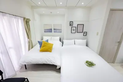 Image de 5-minute walk from Yotsuya Station in Shinjuku-ku, close to Shinjuku Gyoen Garden, can accommodate 6 people/ 3 beds, keep luggage ok, free Wi-Fi