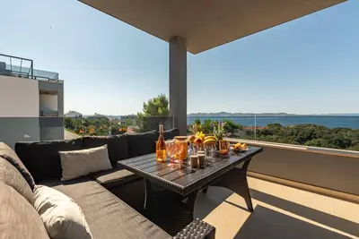 Image de Superbe appartement de 3 chambres à.