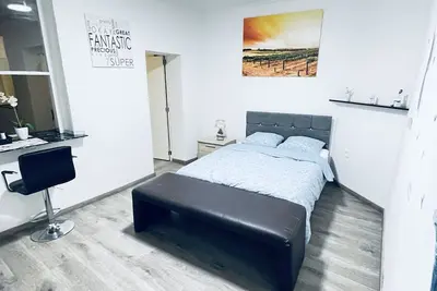 Image de Charming 1-bedroom apartment in wonderful Heers with WiFi