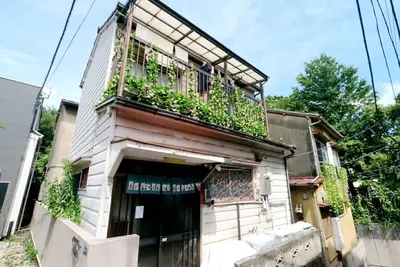 Image de 7:00pm In/7:00pm Out】Pickup service at Ikebukuro station丨Ueno station: 14 minutes丨Nippori station: 10 minutes丨The whole building is for rent丨Max 7 people A