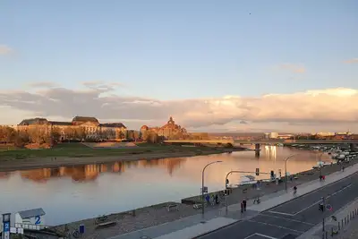 Image de 4-6 Personen, 4 Zimmer Stadtwohnung mit Platz und Charme
