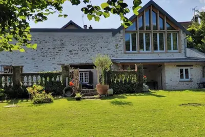 Image de Chambres avec un espace de vie indépendant