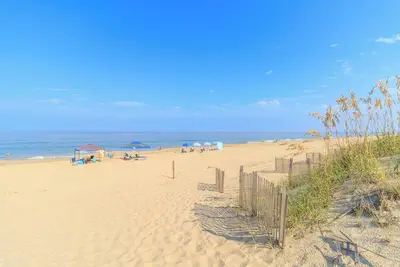 Image de Pet-friendly oceanside home just 500' to the beach!