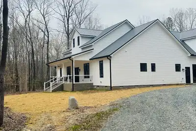 Image de Charming 3-bedroom house with Full size crib in Asheboro quiet and peaceful area