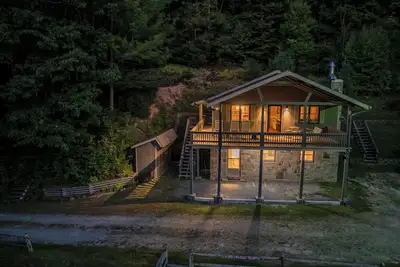 Image de Boone Lodge 5 min to App State, 10 min to Blowing Rock. Pet-Friendly!