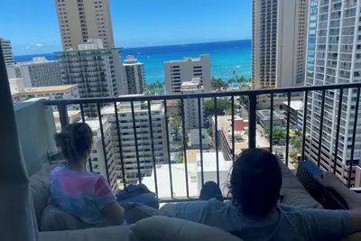 Image de Full Ocean View. 1 min away from world famous Waikiki beach.