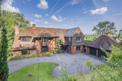 Make lasting memories at this luxurious Riverside Retreat with breathtaking views of the Thames.