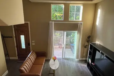 Image de Charming 3-bedroom home with central Ac/heating in safe and lovely Fremont