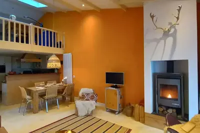 Image de Beach house in the dunes overlooking the sea.