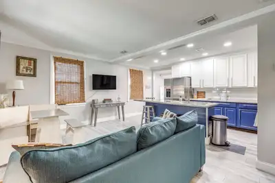 Image de 7 Mi to Dtwn: Pet-Friendly Jacksonville Home!