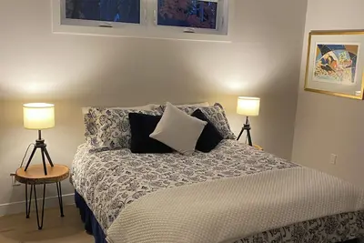 Image de Maison contemporaine en bordure du St-Laurent. Location minimum 31 nuits.