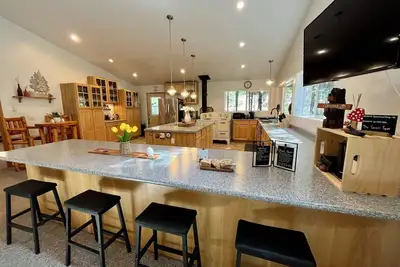 Peaceful Views-Gasquet Cozy Cabin 1. 5acres. Traeger, Smith River, Redwoods, Wifi
