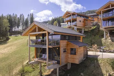 Image de Joli chalet avec balcons