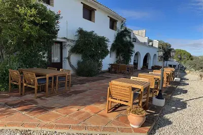 Image de Spacieuse maison de vacances avec piscine