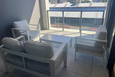 Image de Beautifully designed, quality finishes - light filled apartment