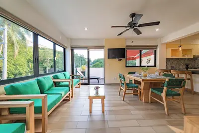 Image de Centrally located condo with private plunge pool