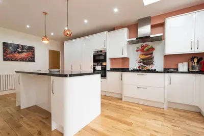 Image de Pass the Keys | 4 Bed house + Parking, 5 mins Sidcup Station