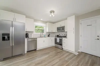 Image de New! ! ! Immaculate Home with Private Pool! Close to Pro Football Hall of Fame!