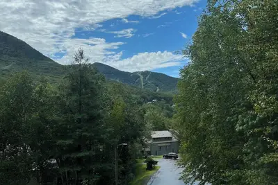 Image de Stunning 5-bedroom Townhome Across from Loon Mtn with Ski Shuttle