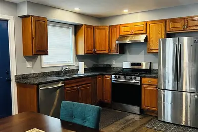 Image de Spacious 3-bedroom apartment in cool Boston with Ac, WiFi