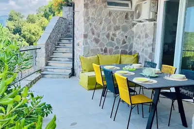 Image de Renovated, modern and comfortable apartment, close to downtown and the sea