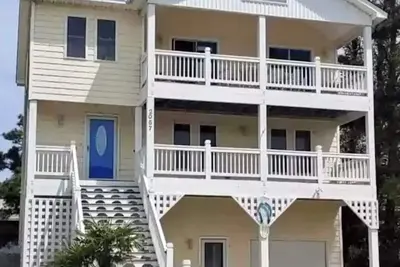 Image de Kitty Hawk Bay Home in Kill Devil Hills, Outer Banks Nc, with Bay View