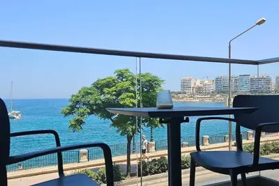 Image de Front Seaview Modern  Apartment St Julian's Beach