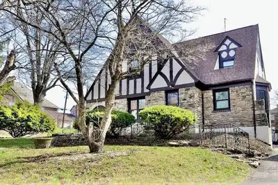 Charming Stylish Tudor Home Mins from Downtown