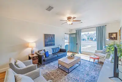 Image de Stylish Home Near Texas Tech Large Patio + Yard