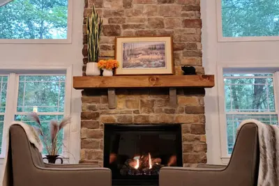 Image de New Lakefront Home with Game Room Fire Pit Sauna Kayaks