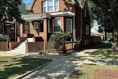 Image de Spacious 5-bedroom bungalow in delightful Chicago with Ac, WiFi