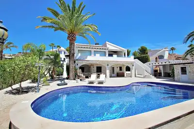 Image de Relaxa - Villa moderne avec piscine privée et vue sur la mer à Benissa