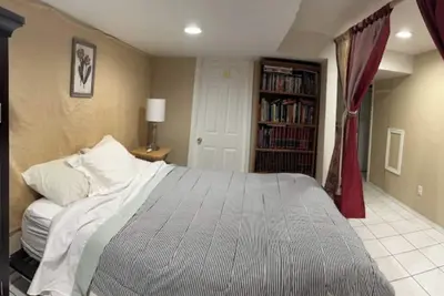 Image de Oasis Hide Away close to Bellevue Square Mall 2bed/1 bath