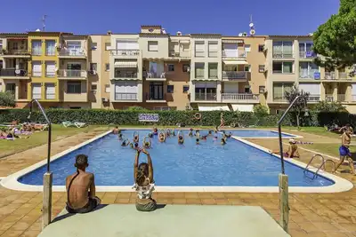Image de Appartement de vacances avec piscine.