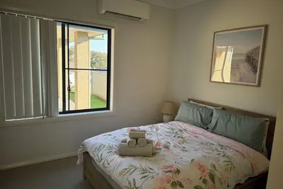 Image de quite, and modern flat, close to Cbd