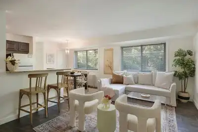 Image de Crystal City Charm 2br / Free Parking 104