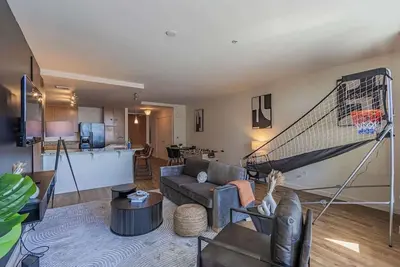 Image de Walk to Phx Dt Spots |Pool, Gym, Balcony, Parking, W/D