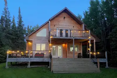 Image de Still Cove Point: Luxury Waterfront Cabin