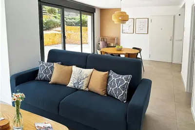 Image de Ground floor apartment in the heart of La Cala, few minutes walk to the beach.