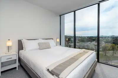 Image de New to Vrbo: Urban Apt in Phillip | 9mins to Canberra Hospital