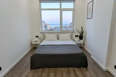 Image de Newly renovated stylish two bedroom apartment with amazing view of the sea bay.