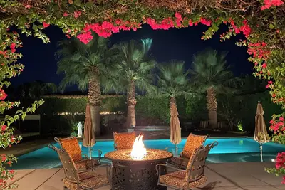 Image de Beautiful Resort Style Home; perfect for entertaining and relaxing by the pool.