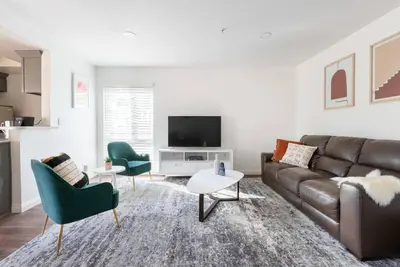 Image de New Renovated Spacious 3 beroom 2 bath near Dt Alhambra