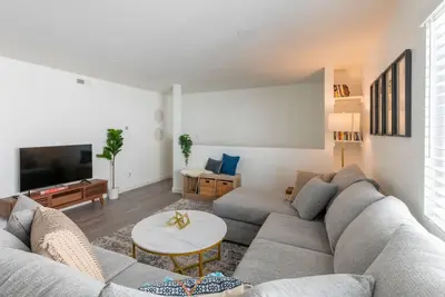 Image de New Dt Alhambra Family Vacation Home with King Bed