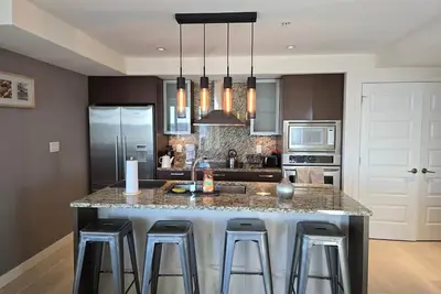 Image de Cozy Skyline Apartment at Downtown Edmonton| walking distance from Rogers Place