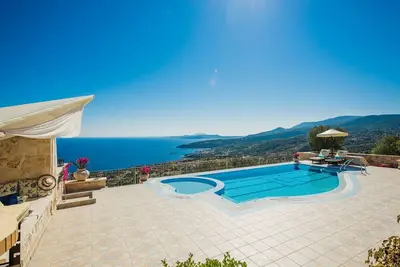 Image de Elegant Zakynthos Villa | Villa Kingsley | 4 Bedrooms | Breathtaking Sea Views | Spacious Furnished Sun Terrace | Private Outdoor Pool with Hydro Massage Spot | Shaded Outdoor Dining Area | Agios Nikolaos