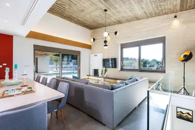 Image de Dazzling Crete Villas | Villa Arion | 5 Bedrooms | Private Pool | 360Ëš Views of Landscape | Wine Cellar | Bbq & Outdoor Shaded Dining Area | 20. 000 sqm Plot Size | Apokoronas, Chania
