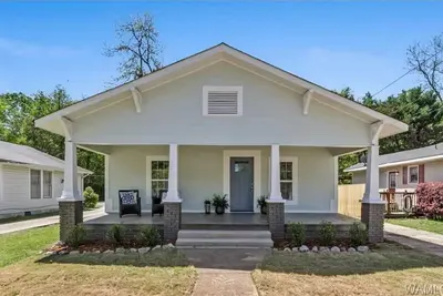 Image de Cozy Retreat in Historic Northport Minutes to Bama
